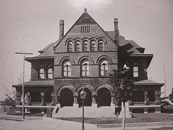 Custom House | 1902